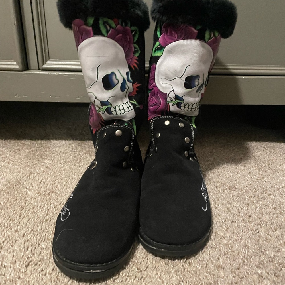 Ed hardy size 9 boots